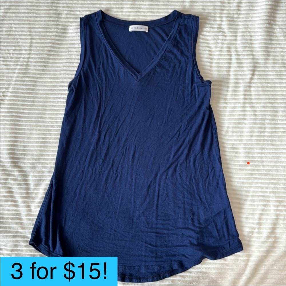 Coco and Main V-Neck Flowy Tunic Tank Top Small Navy Blue